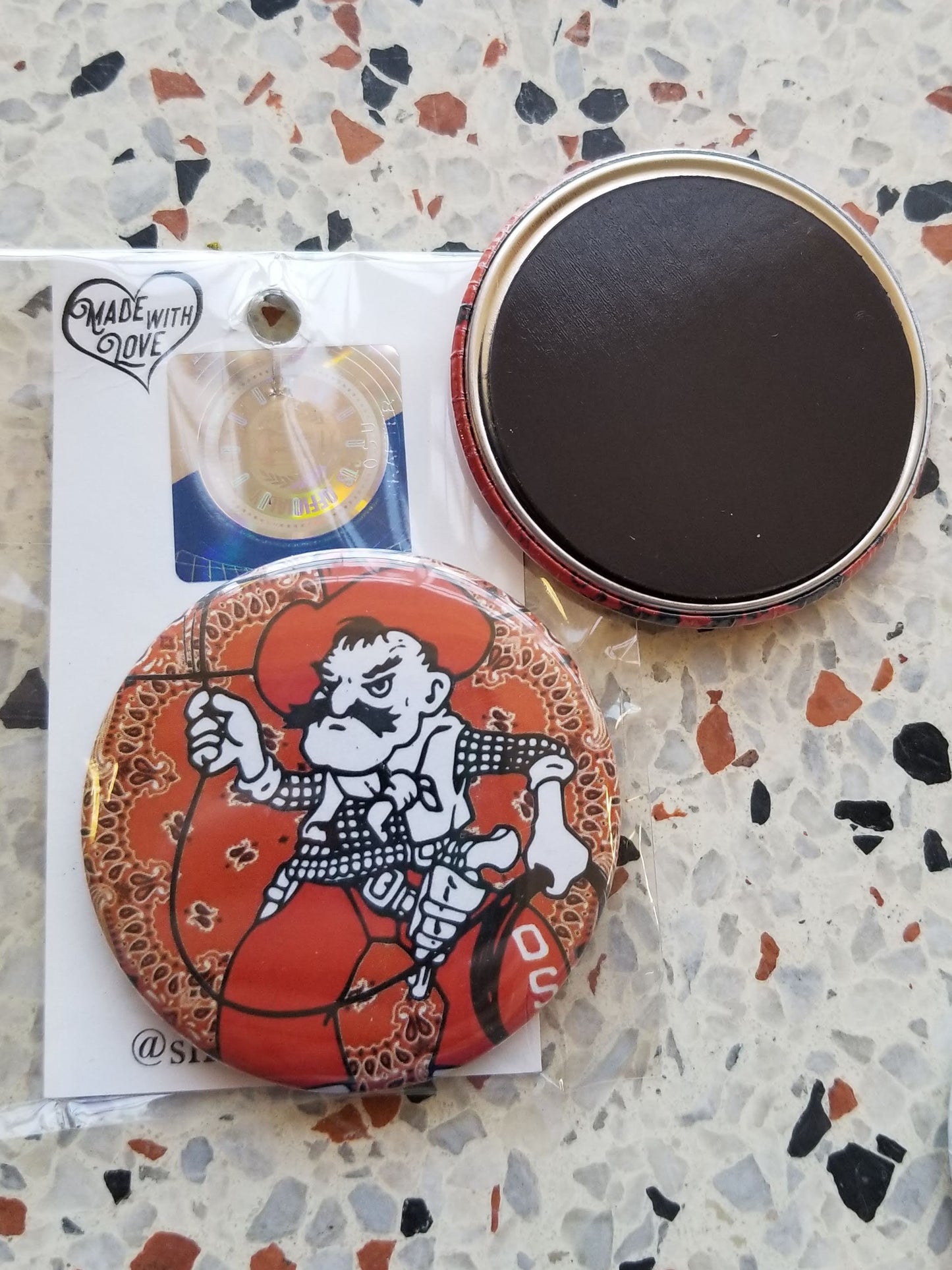 Roping Pistol Pete Pin/Magnet