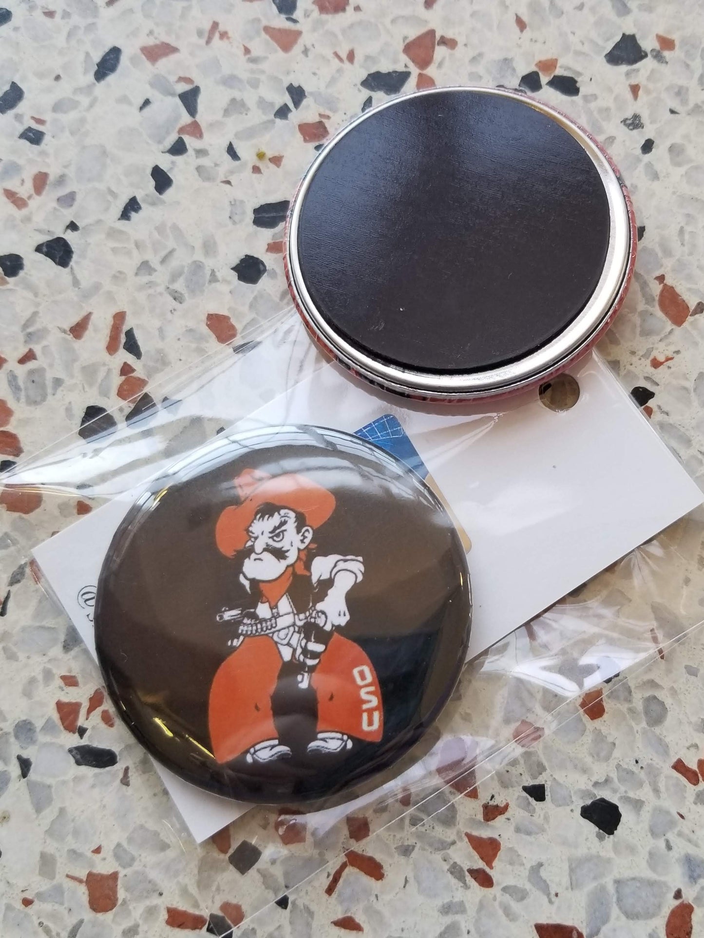 Pistol Pete Black Background Pin/Magnet