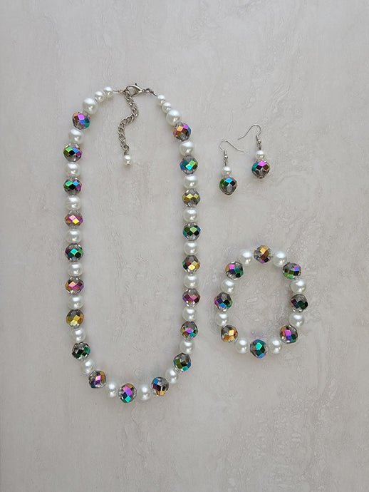 Iridescent & Pearl Necklace - One of a kind